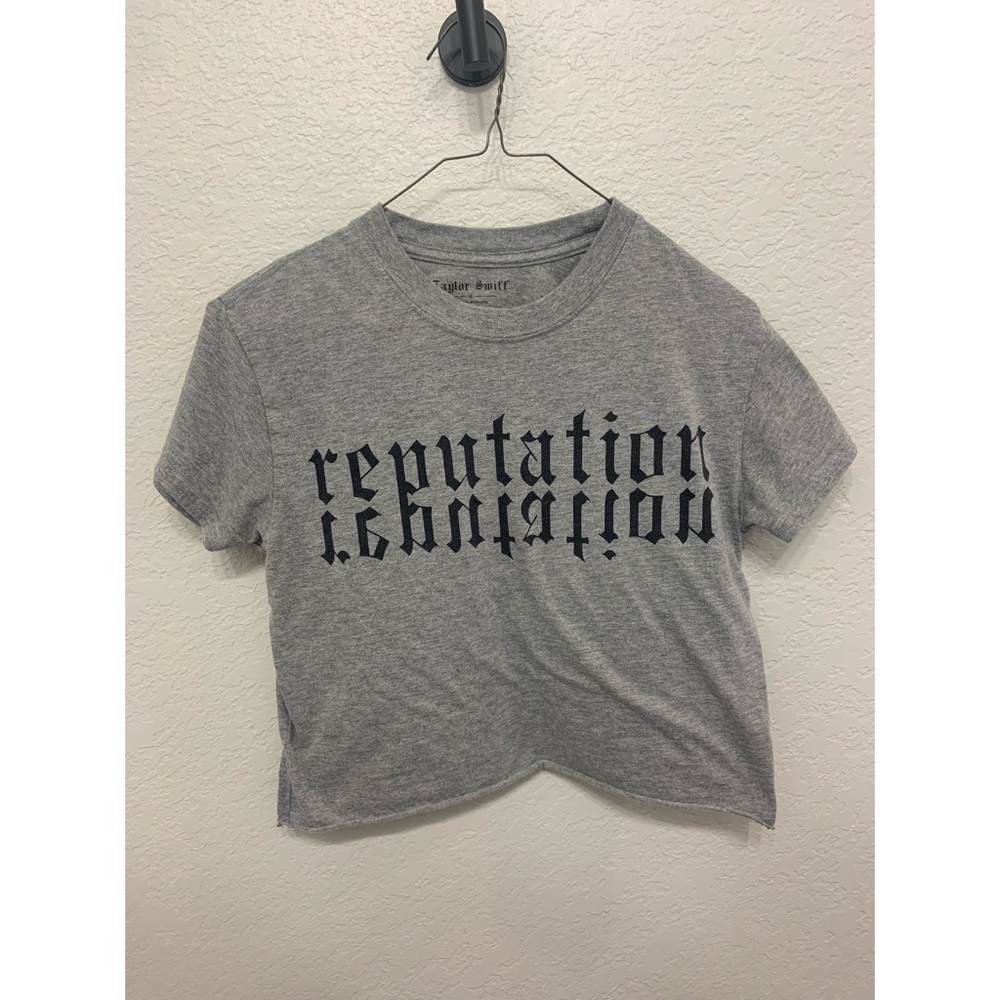 Taylor Swift reputation Crop